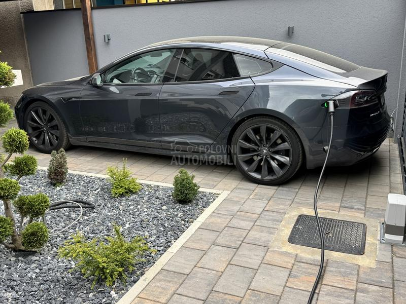Tesla Model S 75D