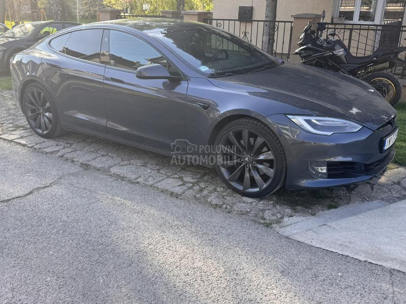 Tesla Model S 75D