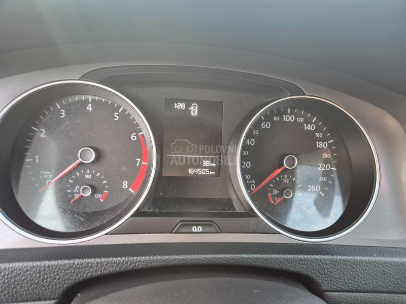 Volkswagen Golf 7 1.2 b