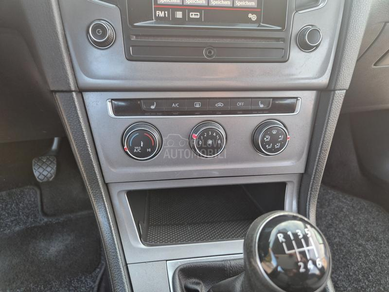 Volkswagen Golf 7 1.2 b