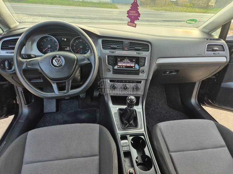 Volkswagen Golf 7 1.2 b