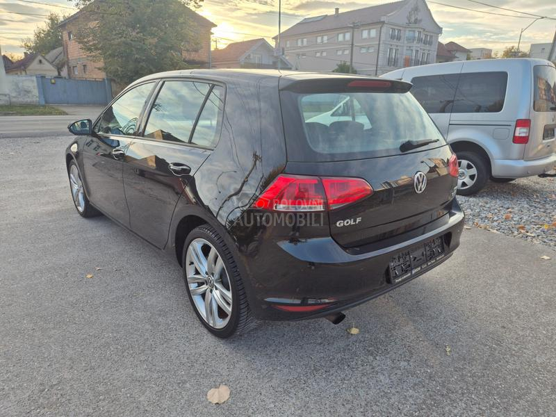 Volkswagen Golf 7 1.2 b