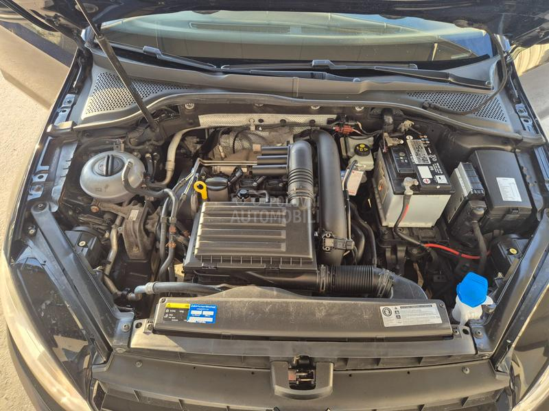 Volkswagen Golf 7 1.2 b