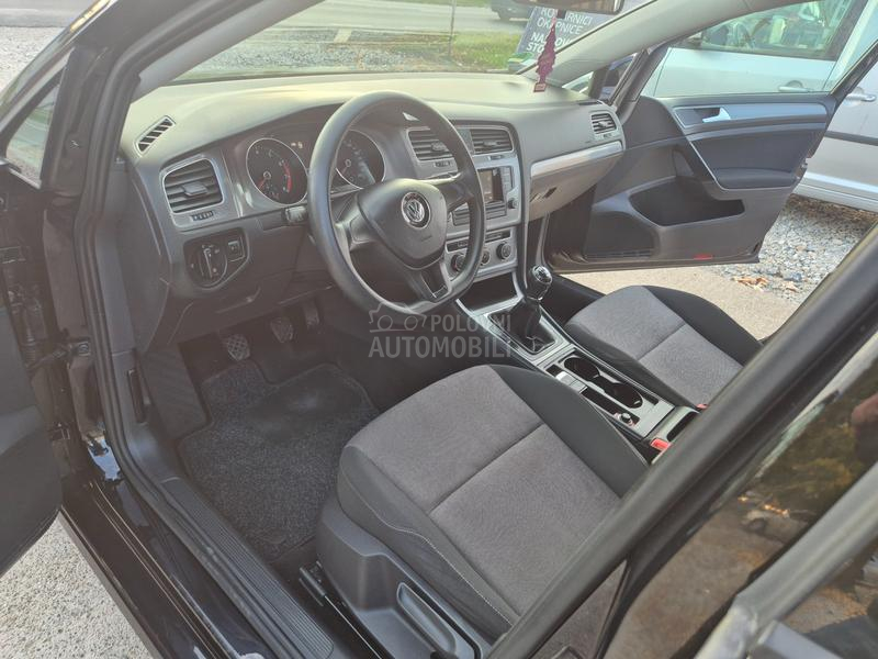 Volkswagen Golf 7 1.2 b