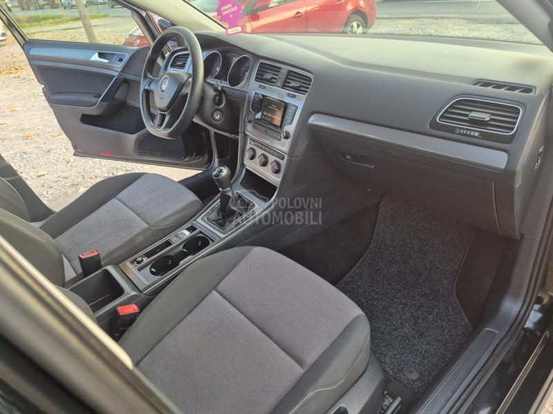 Volkswagen Golf 7 1.2 b