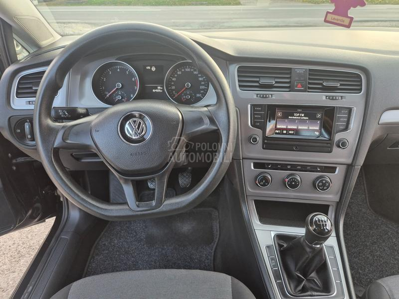 Volkswagen Golf 7 1.2 b