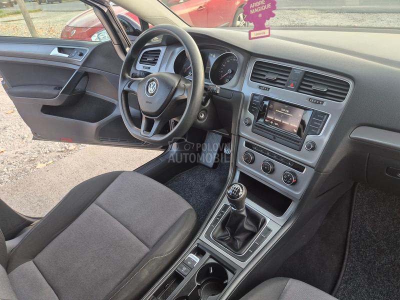 Volkswagen Golf 7 1.2 b