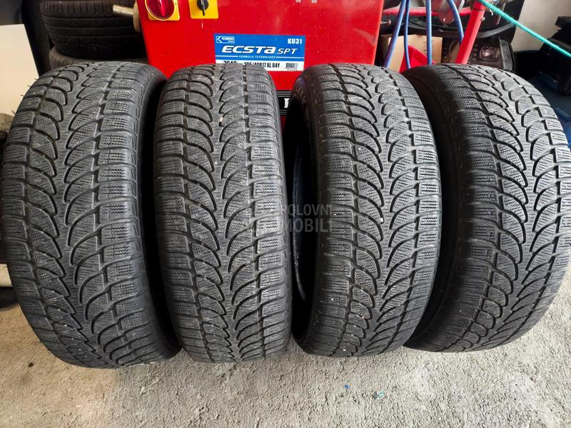 Bridgestone 215/60 R17 Zimska