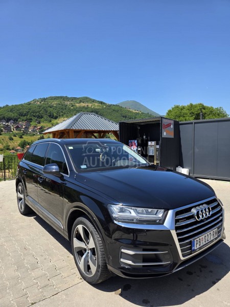 Audi Q7 