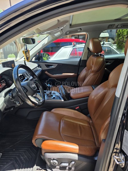 Audi Q7 