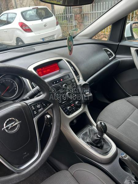 Opel Astra J 1.7