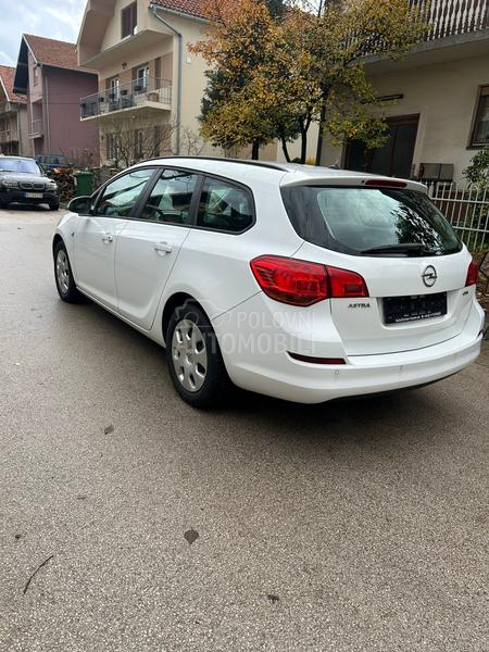 Opel Astra J 1.7
