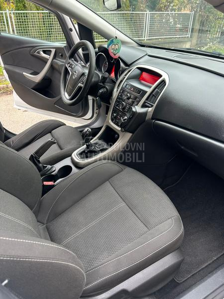 Opel Astra J 1.7