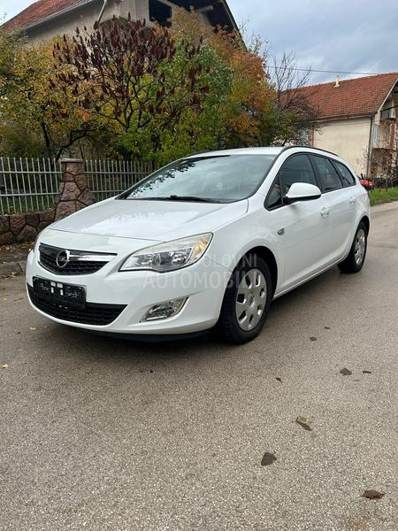 Opel Astra J 1.7