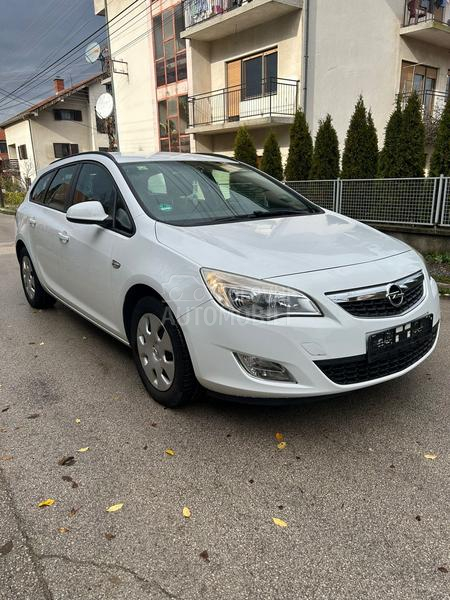Opel Astra J 1.7