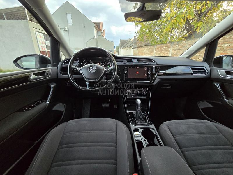 Volkswagen Touran 2.0TDI DSG 7SED.