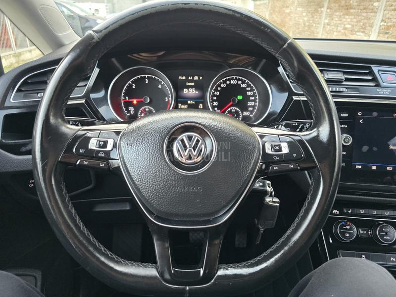 Volkswagen Touran 2.0TDI DSG 7SED.