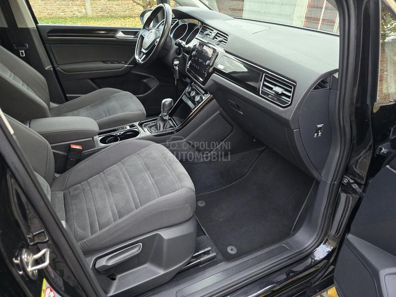 Volkswagen Touran 2.0TDI DSG 7SED.