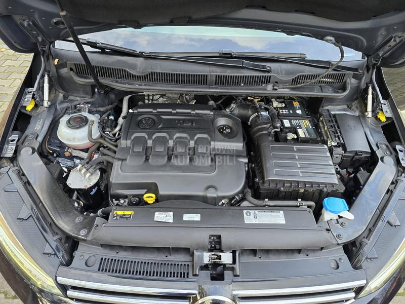 Volkswagen Touran 2.0TDI DSG 7SED.