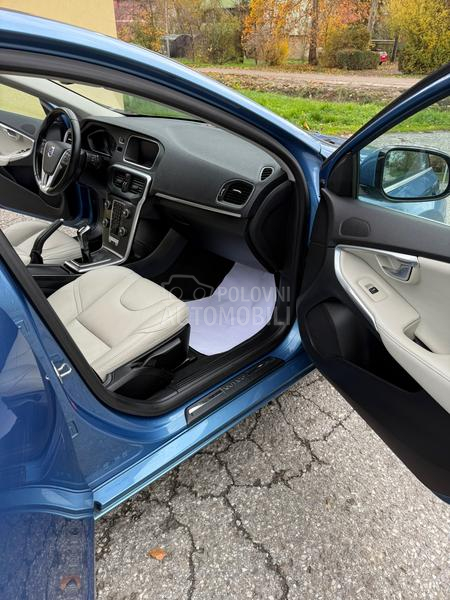 Volvo V40 2.0D4/XEN0N/F-ULL