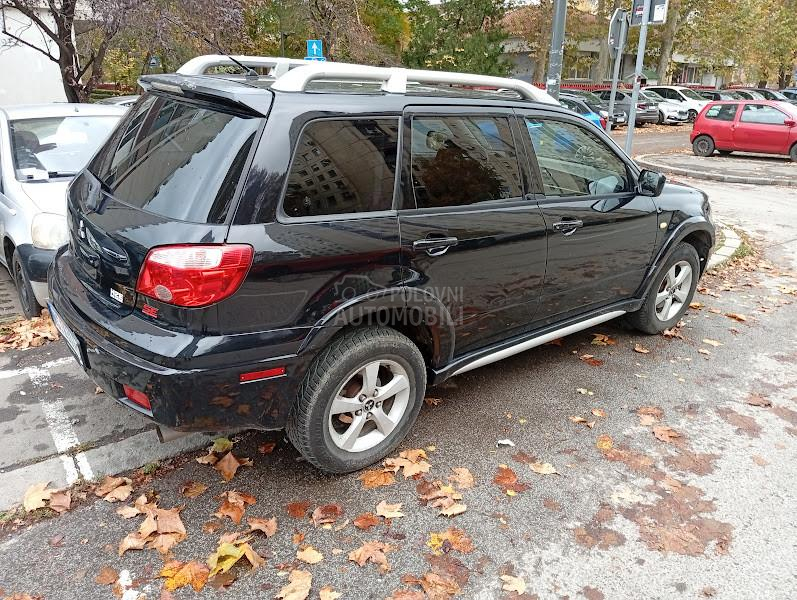 Mitsubishi Outlander 2.4 MIVEC SE