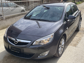 Opel Astra H 1.4 T0P / CH /
