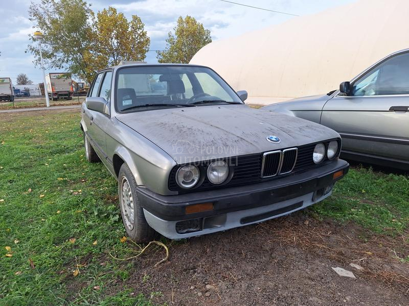 BMW 320 E30 320i rezervisan