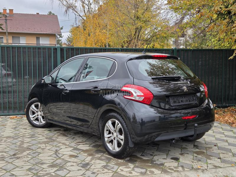 Peugeot 208 Allure