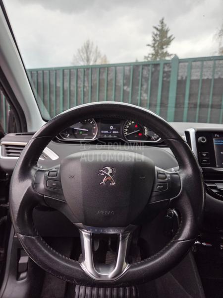 Peugeot 208 Allure
