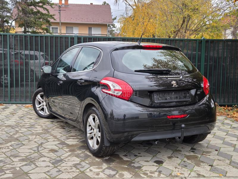 Peugeot 208 Allure