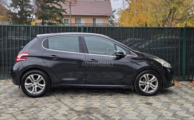 Peugeot 208 Allure