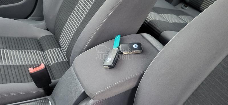 Volkswagen Golf 5 1.4 b ORG.K.M SERVIS