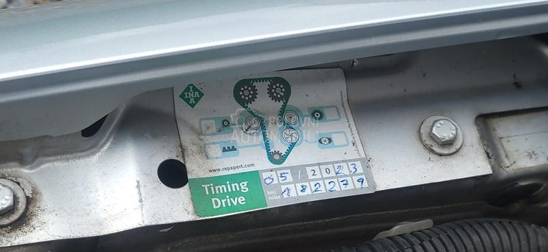 Volkswagen Golf 5 1.4 b ORG.K.M SERVIS