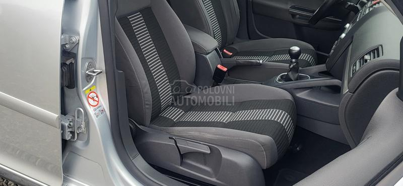 Volkswagen Golf 5 1.4 b ORG.K.M SERVIS