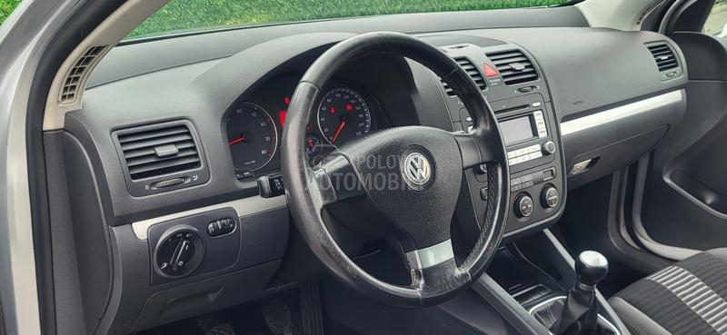 Volkswagen Golf 5 1.4 b ORG.K.M SERVIS