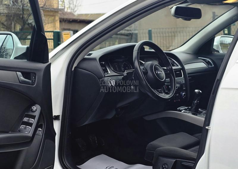 Audi A4 led/el prtljaznik