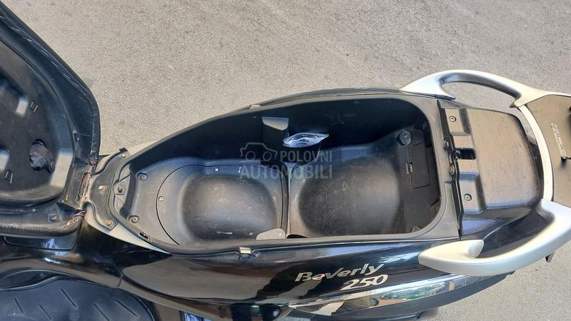 Piaggio Beverly 250