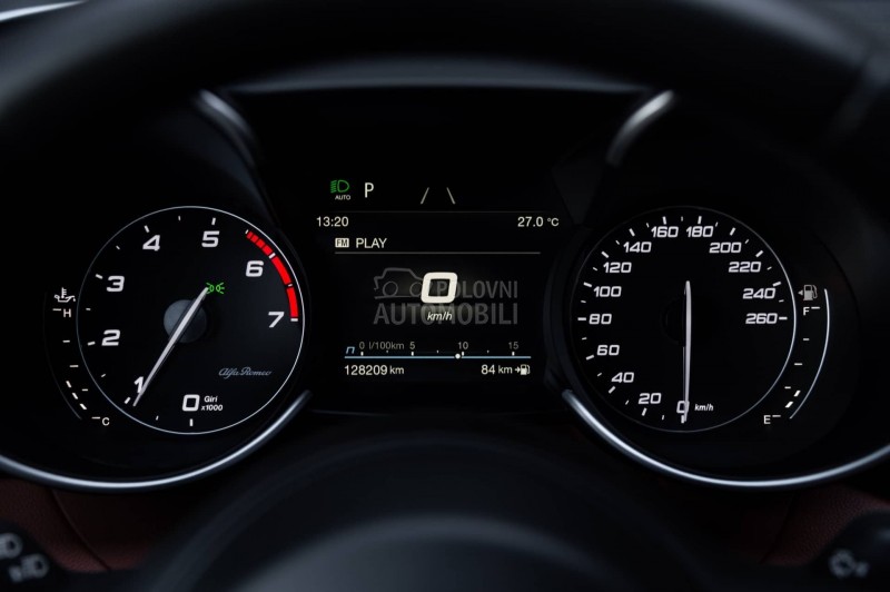 Alfa Romeo Giulia Q2/SPRINT/HARMAN