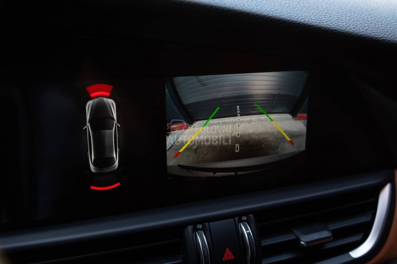 Alfa Romeo Giulia Q2/SPRINT/HARMAN