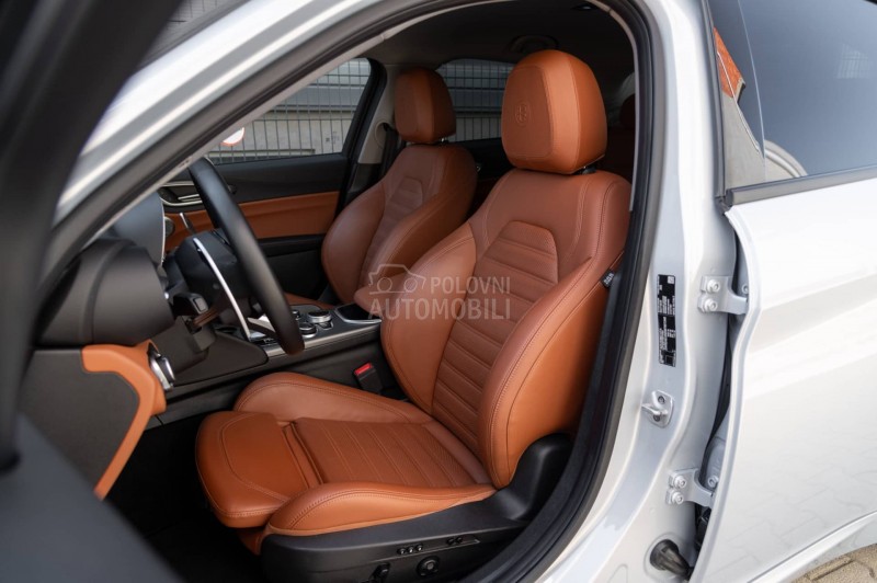 Alfa Romeo Giulia Q2/SPRINT/HARMAN