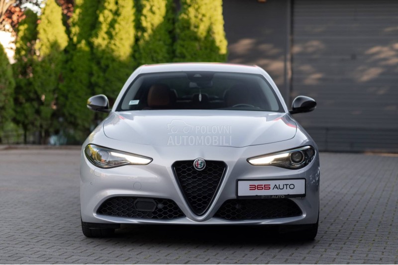 Alfa Romeo Giulia Q2/SPRINT/HARMAN