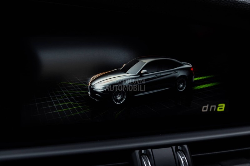 Alfa Romeo Giulia Q2/SPRINT/HARMAN