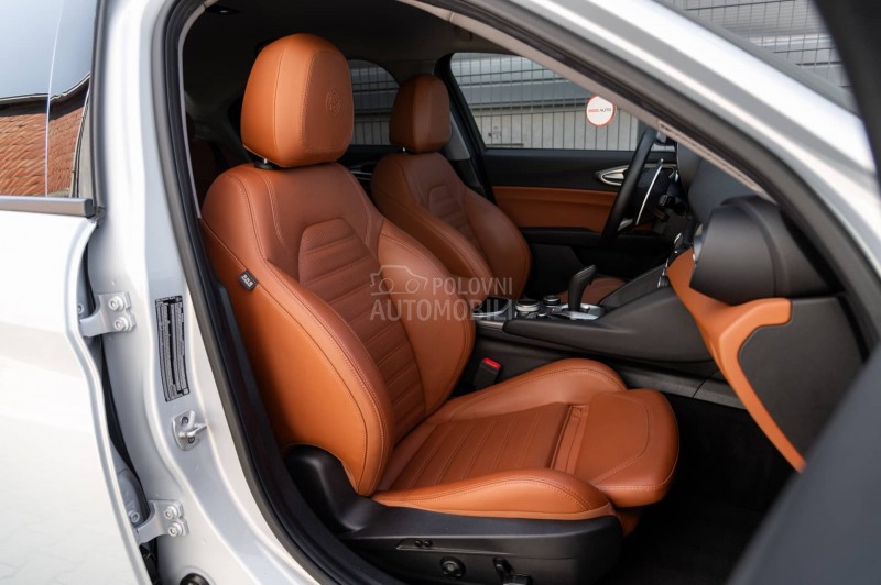 Alfa Romeo Giulia Q2/SPRINT/HARMAN