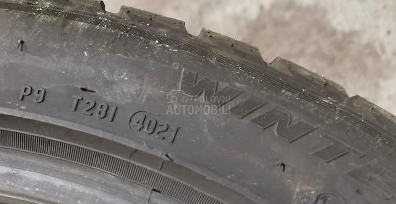 Pirelli 235/45 R19 Zimska