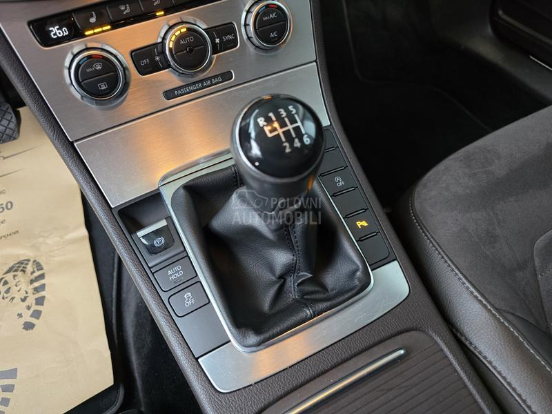 Volkswagen Passat B7 1.6 TDI HIGHLINE