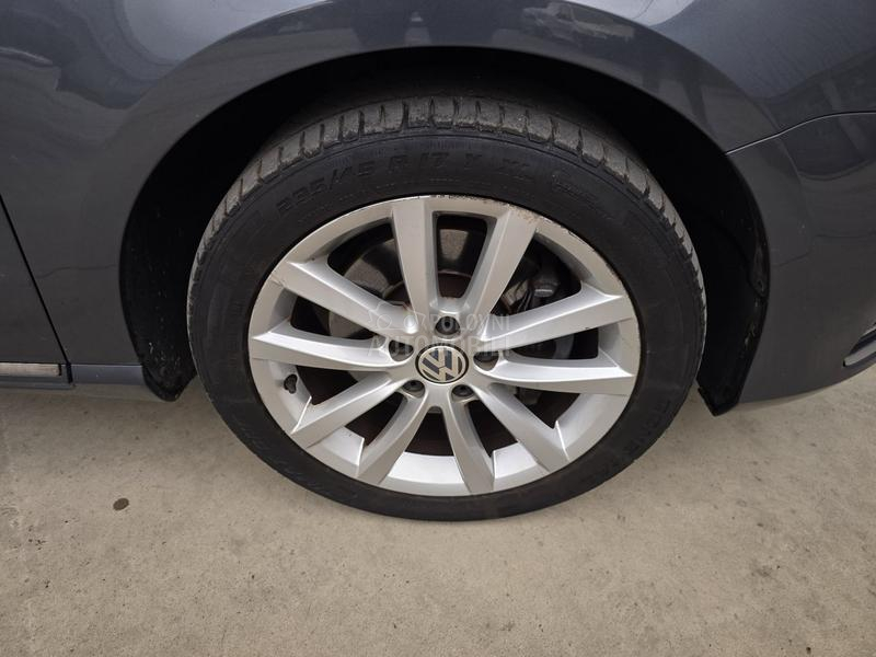 Volkswagen Passat B7 1.6 TDI HIGHLINE