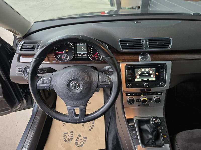 Volkswagen Passat B7 1.6 TDI HIGHLINE