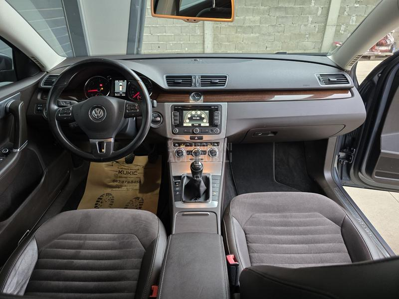 Volkswagen Passat B7 1.6 TDI HIGHLINE