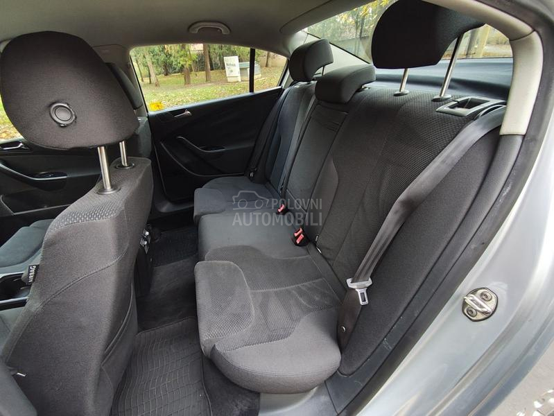 Volkswagen Passat B6 