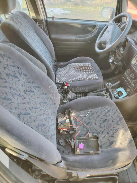 Opel Zafira 